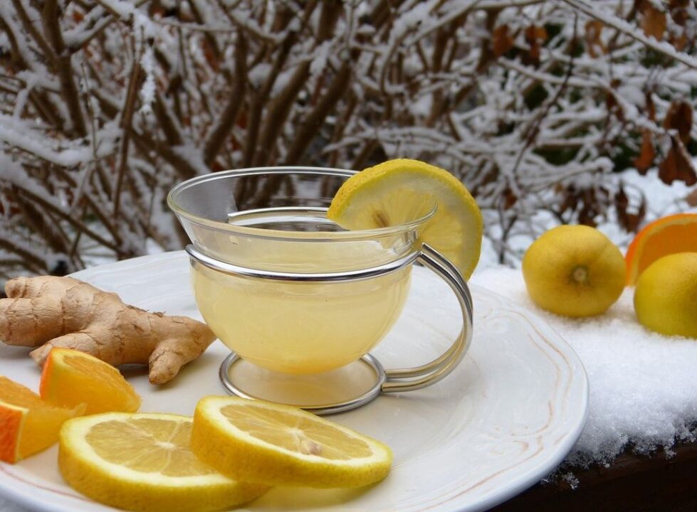 çaj me limon bazuar në xhenxhefil për potencë