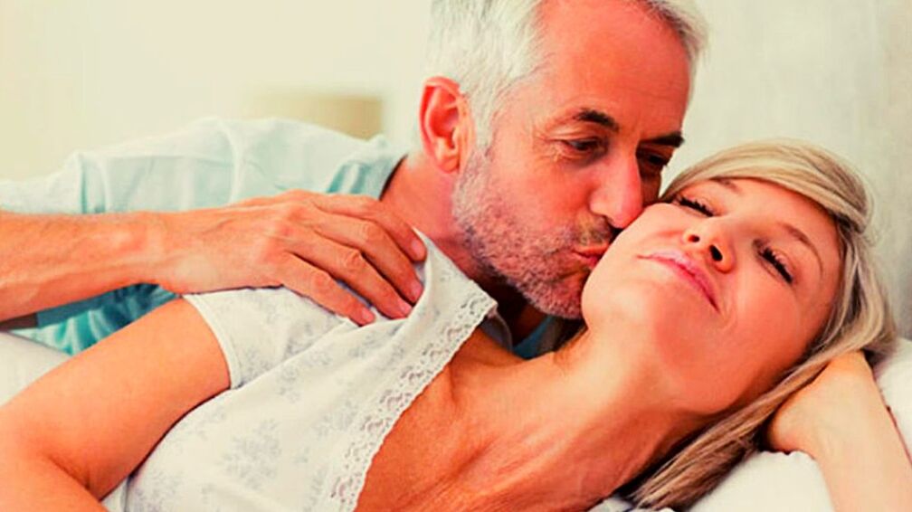 Çift i lumtur i martuar në moshë të pjekur pa probleme në jetën intime